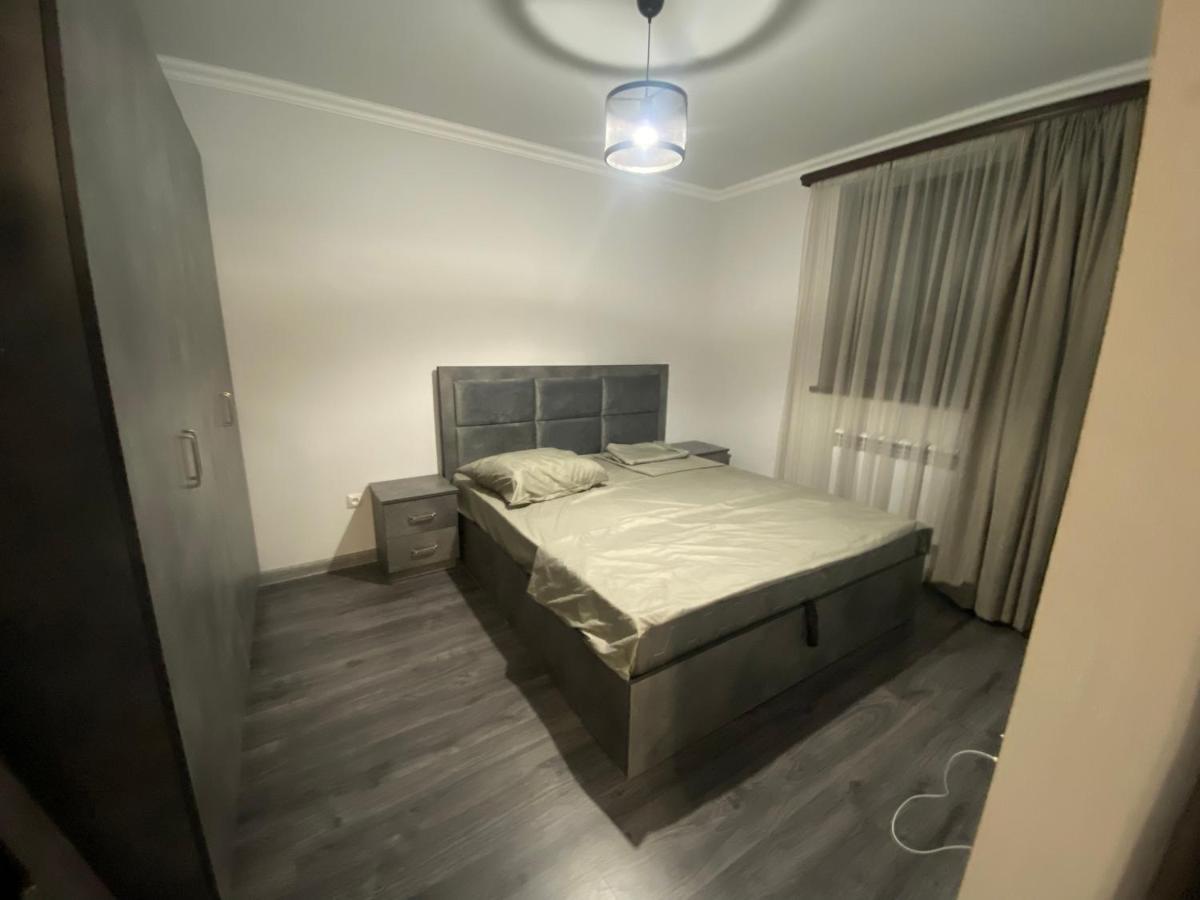 2 Cosy Apartment In Townhouse Near Airport Evn Geghanist  Extérieur photo